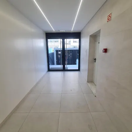 Apartment T2 *